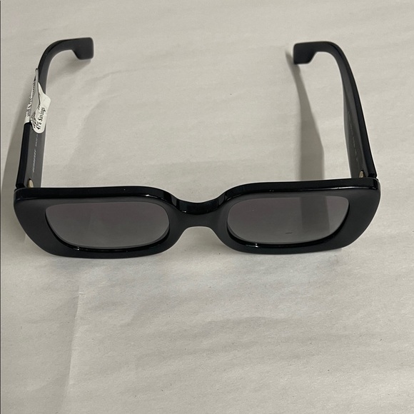 Burberry Black Oversized Sunglasses for women,black good condition no case.R14A - Picture 3 of 9